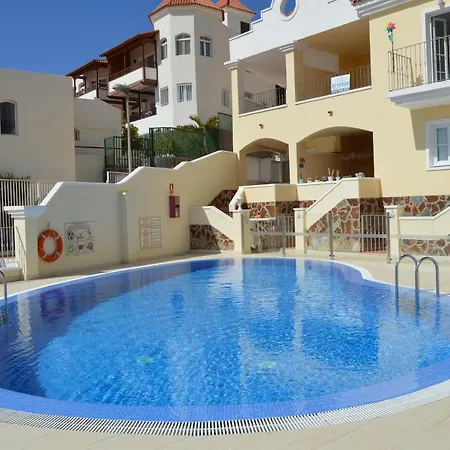 Apartamento Con Piscina Y Wifi En La Caleta Apartment *