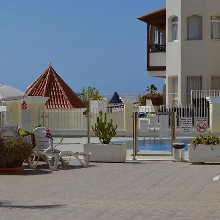 Apartamento Con Piscina Y Wifi En La Caleta Apartment