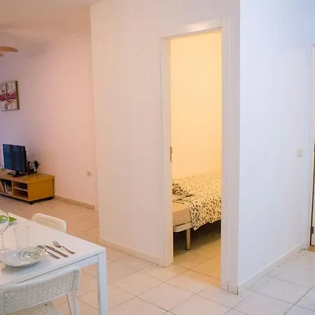 Apartamento Con Piscina Y Wifi En La Caleta Apartment *